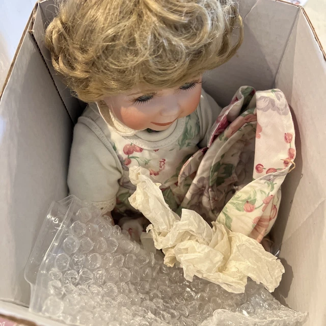 " Chelsea"  - 1994 Heritage Doll - Hamilton Collection - Coa & #'D