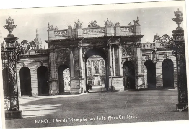 54 - cpa - NANCY - L'Arc de Triomphe vu de la place Carrière