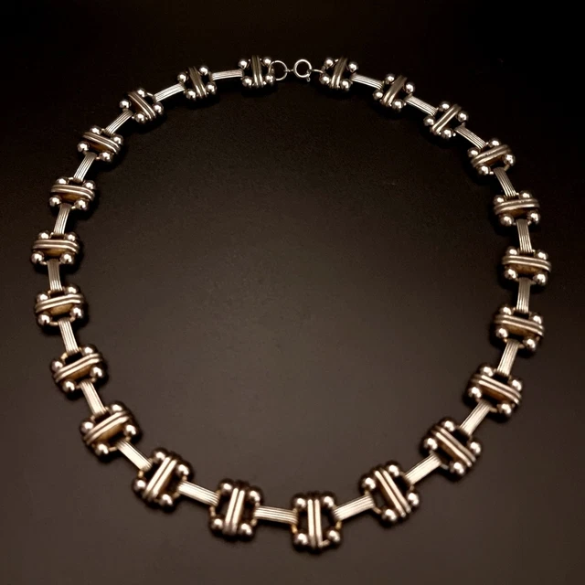 Collier Vintage Moderniste Années 70 - Perle Centrale Imposante En Composite, Métal Argenté, Occasion