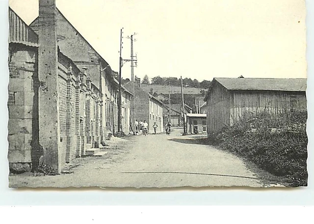 TROUSSENCOURT - Rue de l'Ecole et la Mairie - 14618