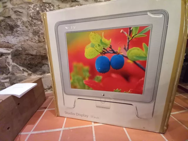 Retro Apple Studio 17 Inch Acrylic LCD Display With ADC composite Cable