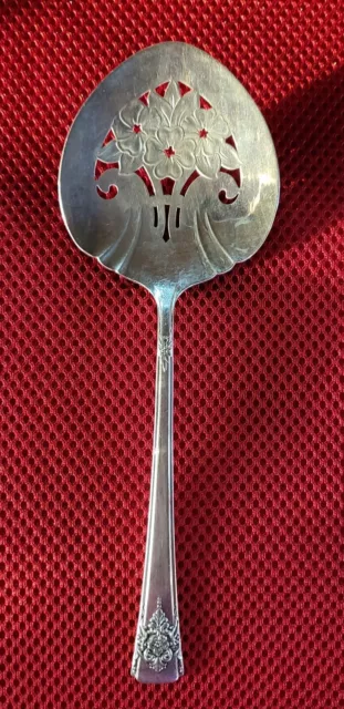 Vtg. Wm. Rogers Silverplate -(IS) - Pierced 7 3/4" Server.