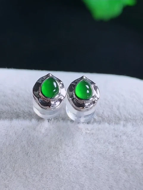 Vintage 18k White Gold Icy Green Jade  Jadeite Earrings 0608