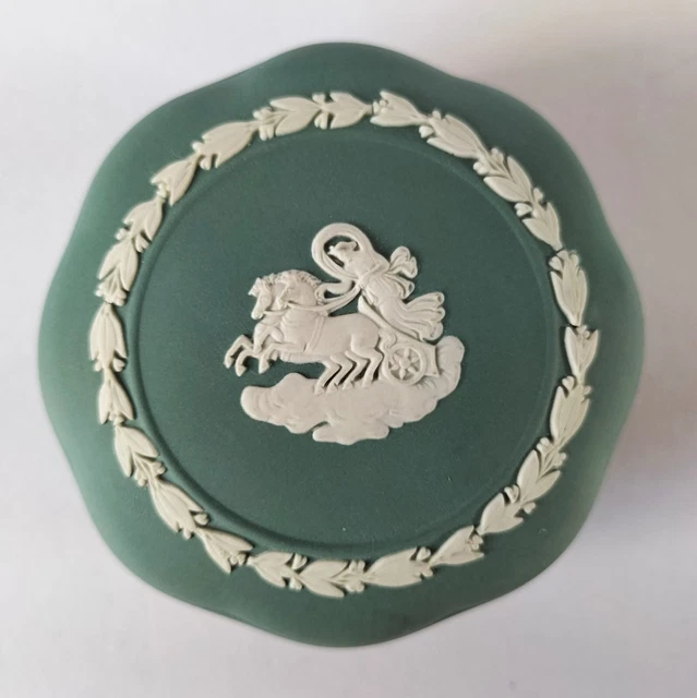 Wedgwood Jasperware blaugrüne Schmuckschachtel gerippt