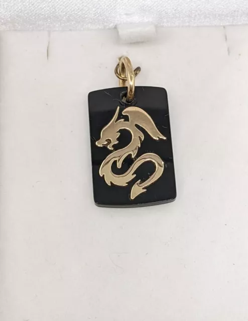 9ct 375 Yellow Gold Dragon Pendant. Box incl .Ve29