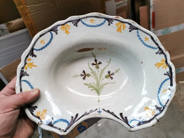Ancien Plat à Barbe de collection en faience Auxerre Nevers ....