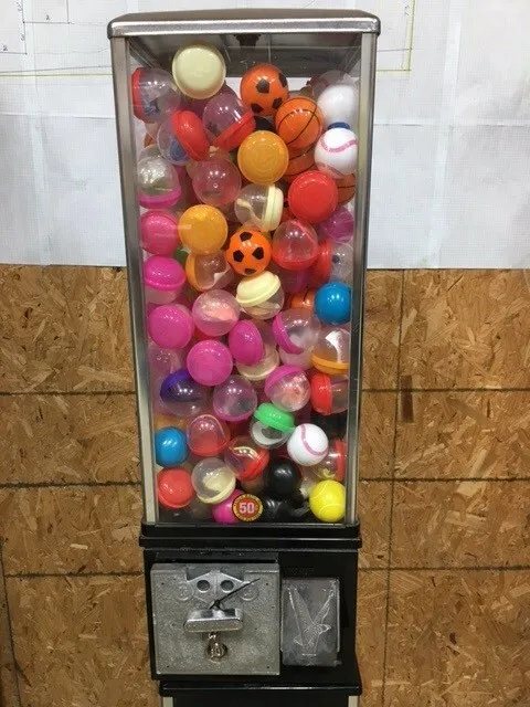 Made in USA 2" Toy Vending machine 2 inch vendor Fill w/ over 225 toys in caps