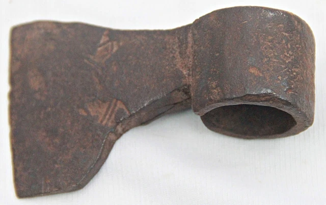 RARE ANCIEN OUTIL de coupe tête de hache en fer rustique indien forgé à la ma... EUR 77,72