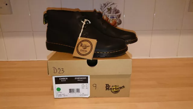 DR MARTENS EMBER Boots UK 8 EU 42 Black Leather Grizzly Brand