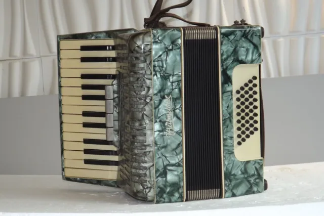 Piano accordion akkordeon  WELTMEISTER 40 bass