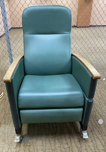 3 Position Recliner Geri Chair IV Pole Patient Room Eye Lash Rolling Treatment