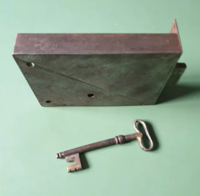 Kastenschloß aus Eisen mit Schlüssel Dorn 80 mm