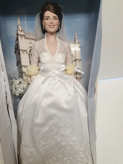 Franklin Mint Kate Middleton Vinyl ROYAL WEDDING BRIDE Doll 16"