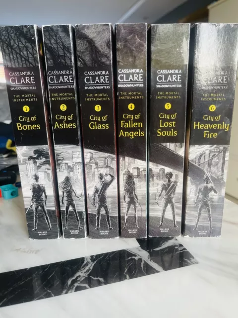 Cassandra Clare Buchset.     6 Büchersammlung. Die beliebten sterblichen Instrumente