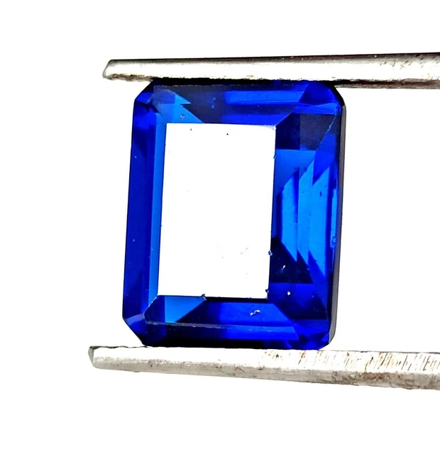 Pietra preziosa a taglio sciolto a forma di smeraldo blu naturale del...