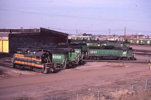 BN BURLINGTON NORTHERN Railroad Train Locomotive SUPERIOR WI 1985 Photo Slide