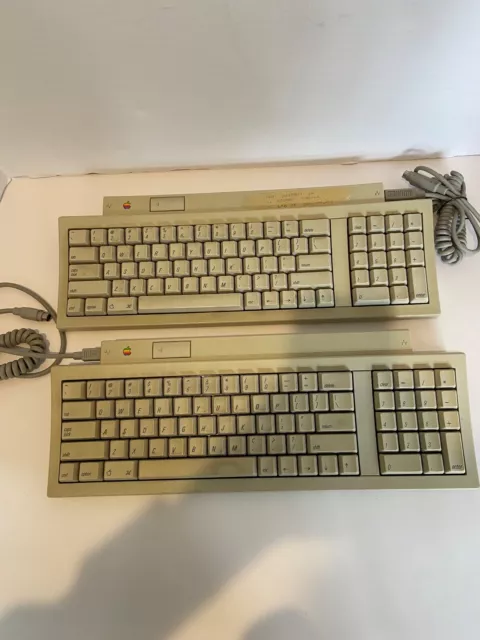 Lot 2 Vintage Apple Keyboard II  M0487