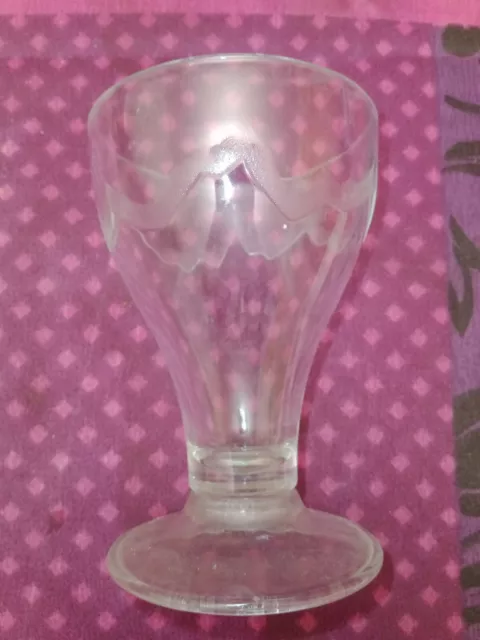 EVIAN Eau minérale  verre gravé " montagne" / coupe glace fruit 