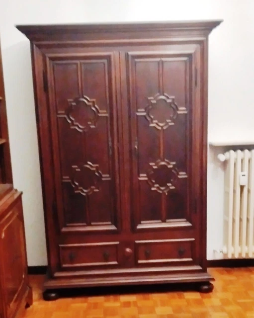 armadio credenza primo Novecento in noce stile Rinascimento