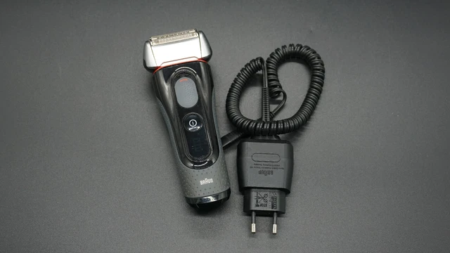 BRAUN SERIES 5 Elektrorasierer Rasierapparat HERRENRASIERER RASIER EUR ...