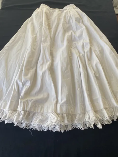 Ancien long JUPON coton blanc avec VOLANT bordé BRODERIE ANGLAISE/5676P6