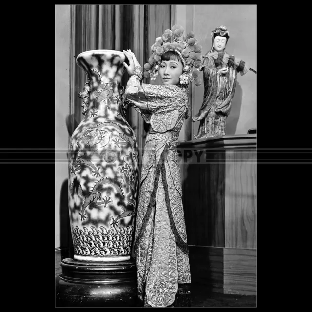 Photo F.016875 ANNA MAY WONG (DAUGHTER OF SHANGAI) 1937