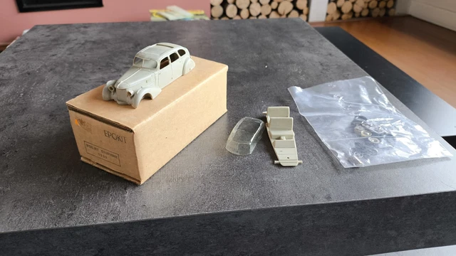 LA ROUTE BLEUE Au 1/43 Peugeot 203 La Crevaison En Boite Vitrine Tbe