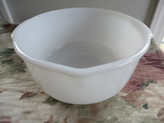 Vintage Glasbake For Sunbeam Milk Glass White Mixing Bowl 19  w/ Spout 9 1/2”