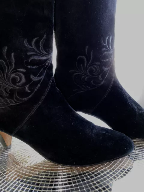 Vintage  -Perry Ellis - Black Velvet Embroidered -knee High Boots-size 9