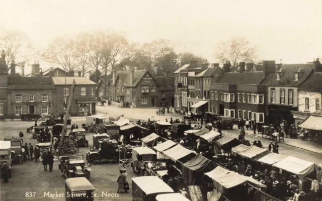 St Neots, Market Square Old Real Photo Postcard - Cars, Stalls (2803/22/W4)