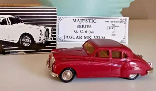 Jaguar MK VII M Année: 1959 GEMS & COBWEBS 1/43e en boîte édition limitée