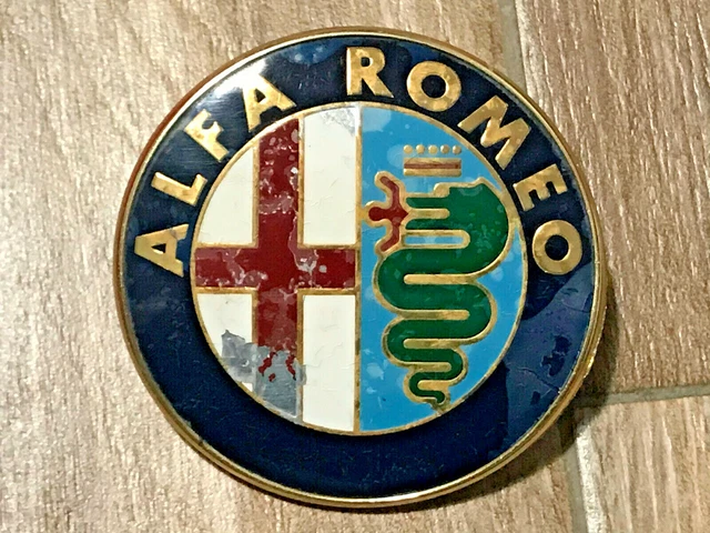 Fregio Posteriore Con Logo Alfa Romeo Per Giulia E Stelvio - Linea Originale