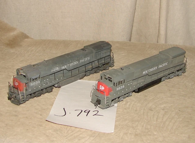 Southern Pacific U33C Locomotive Lot of 2: 1 Runs, 1 Parts/Repair, #8634 HO J792