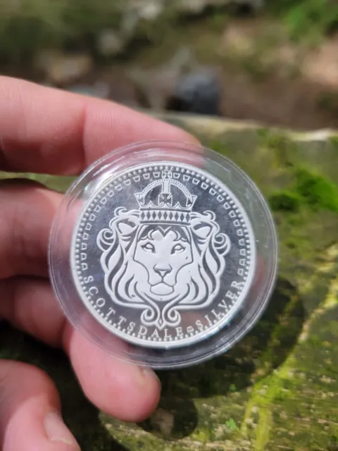 Scottsdale Lion 1 Troy oz. .999 silver round  coin bullion BU excellent shape