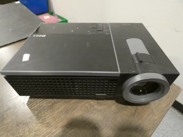 Dell 1610HD DLP Front Projector 1610 HD 3500 ANSI Lumens HDMI VGA (1540 Hours)