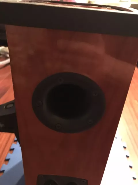 DALI Helicon C200 Center Speaker w/ OmniMount Systems mount Hi-Fi DALI Helicon C200 Center Speaker w/ OmniMount Systems mount Hi-Fi