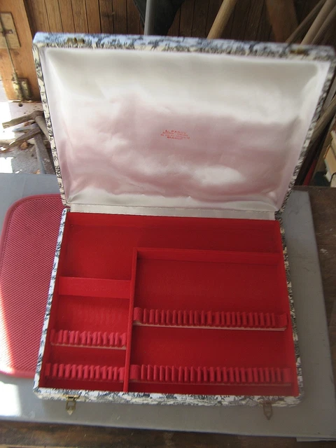 Coffret écrin En Chêne Pour Ménagère En Argenterie (vide). Marque Gagneur & Combet, Lyon, Années 1920-40. Occasion Bon état. Bois Et Laiton, Fait Main.