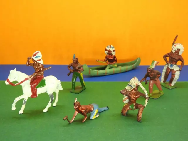 CRESCENT TOYS 1950s WILD WEST LEAD N.AMERICAN INDIAN CHIEF & BRAVES CANOE 2