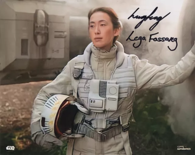 Star Wars The Rise of Skywalker 8x10 photo signed by Lucy Feng (Lega Fossang)