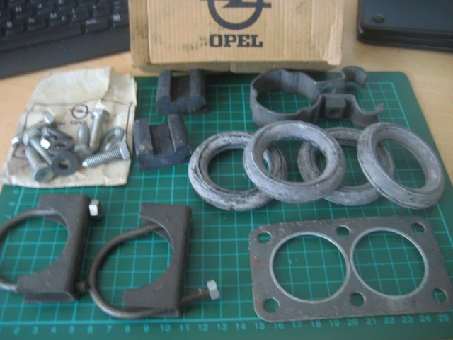Opel Oldtimer originale  Kit montaggio scarico 1608 098, NOS orig. imballato