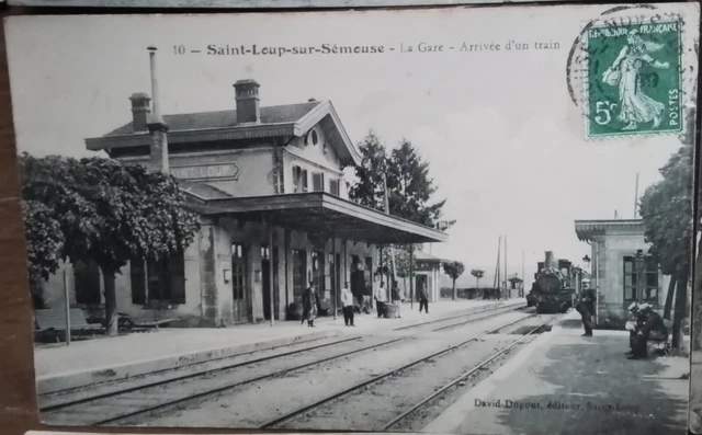 Carte Postale Ancienne  St Loup sur Semouse (70 La Gare arrivée d'un train 1909