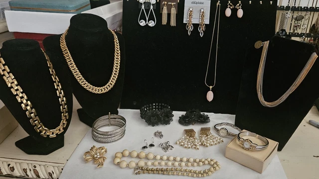 Vintage Signed Assorted Jewelry Lot