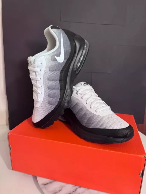 Nike invigor zwart cheap