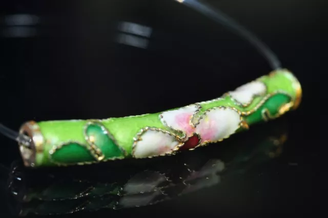 Une touche asiatique ~ perle tubulaire chinoise vintage ÉMAIL CLOISONNE CLOISONNE incurvée M0862 3
