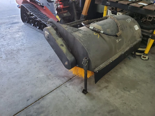 Bradco (Paladin) 42" mini skid steer loader hydraulic angle broom sweeper poly