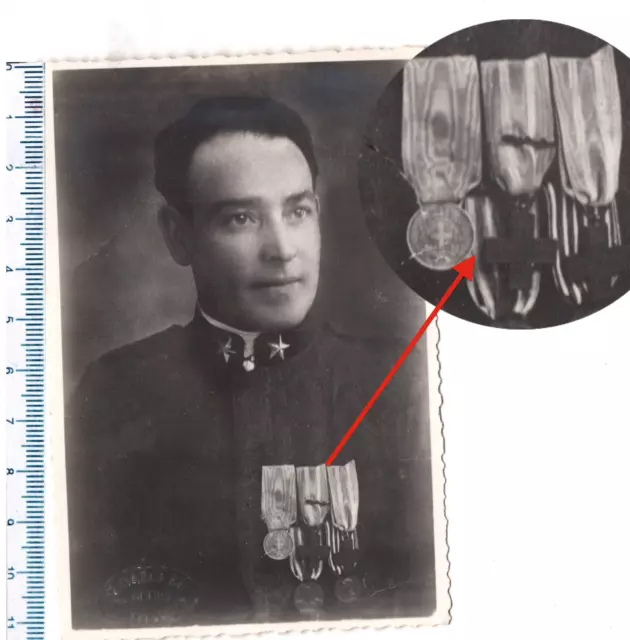 foto dopo la grande guerra - Soldato decorato con molte medaglie