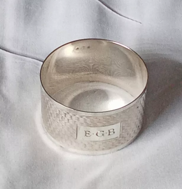 Hallmarked Sterling Silver Napkin Ring. Sheffield. 1958. Viners Ltd.