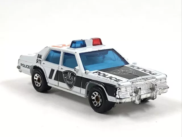 MATCHBOX 1987 FORD LTD voiture de police PD 21 fen tres bleues B1