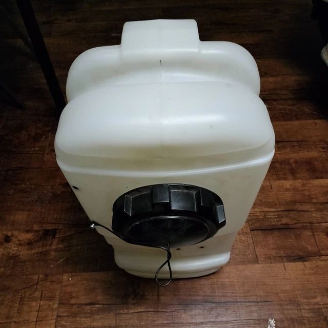 NorthStar Horizontal Spot Sprayer Tank 10 Gallon Capacity