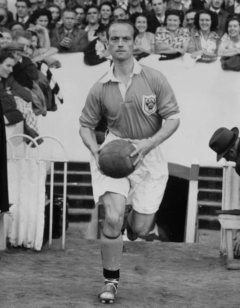 1950-blackpool-and-england-footballer-harry-johnstone-old-photo-5-34